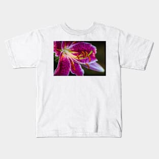 Close-up of Garden Lily 12 Kids T-Shirt